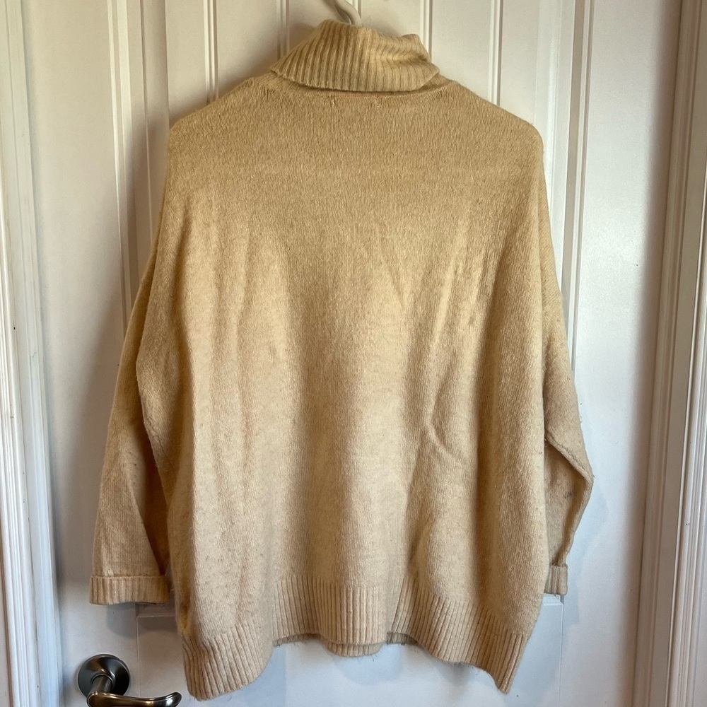 PRIVE Soul Large Turtleneck Sweater Ivory Soft! - Picture 4 of 6